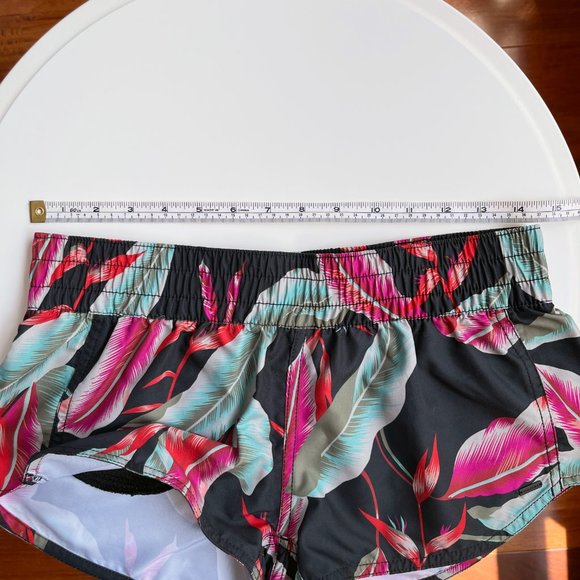 Volcom Black Fronds 4ever 2" Board Shorts size Small - Picture 10 of 12